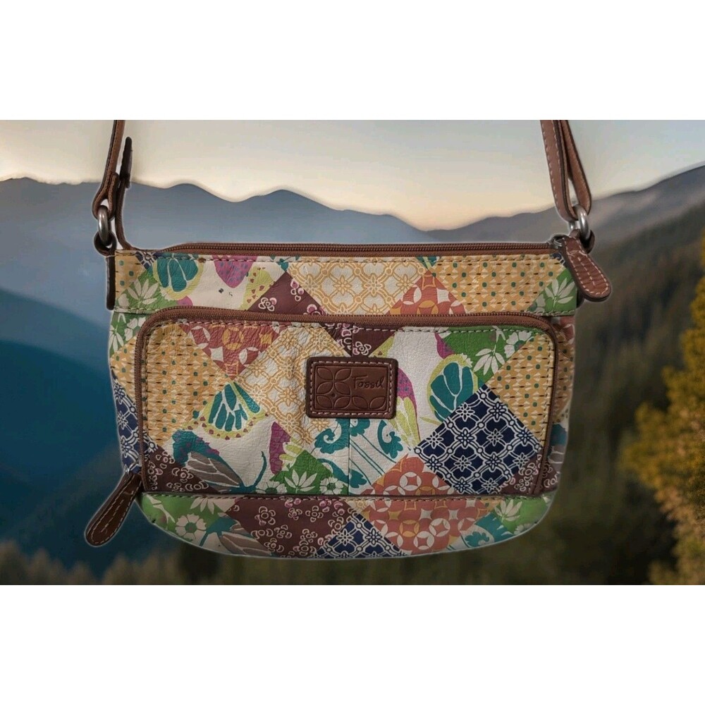 VINTAGE FOSSIL GENUINE LEATHER PATCHWORK CROSSBODY PURSE WITH BUILT-IN WALLET